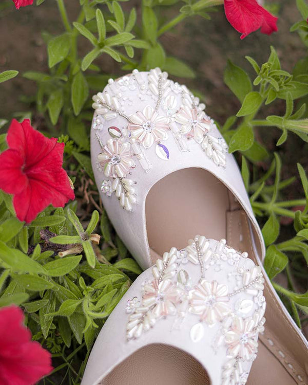 White Tassel Khussa Shoes (KS-022)